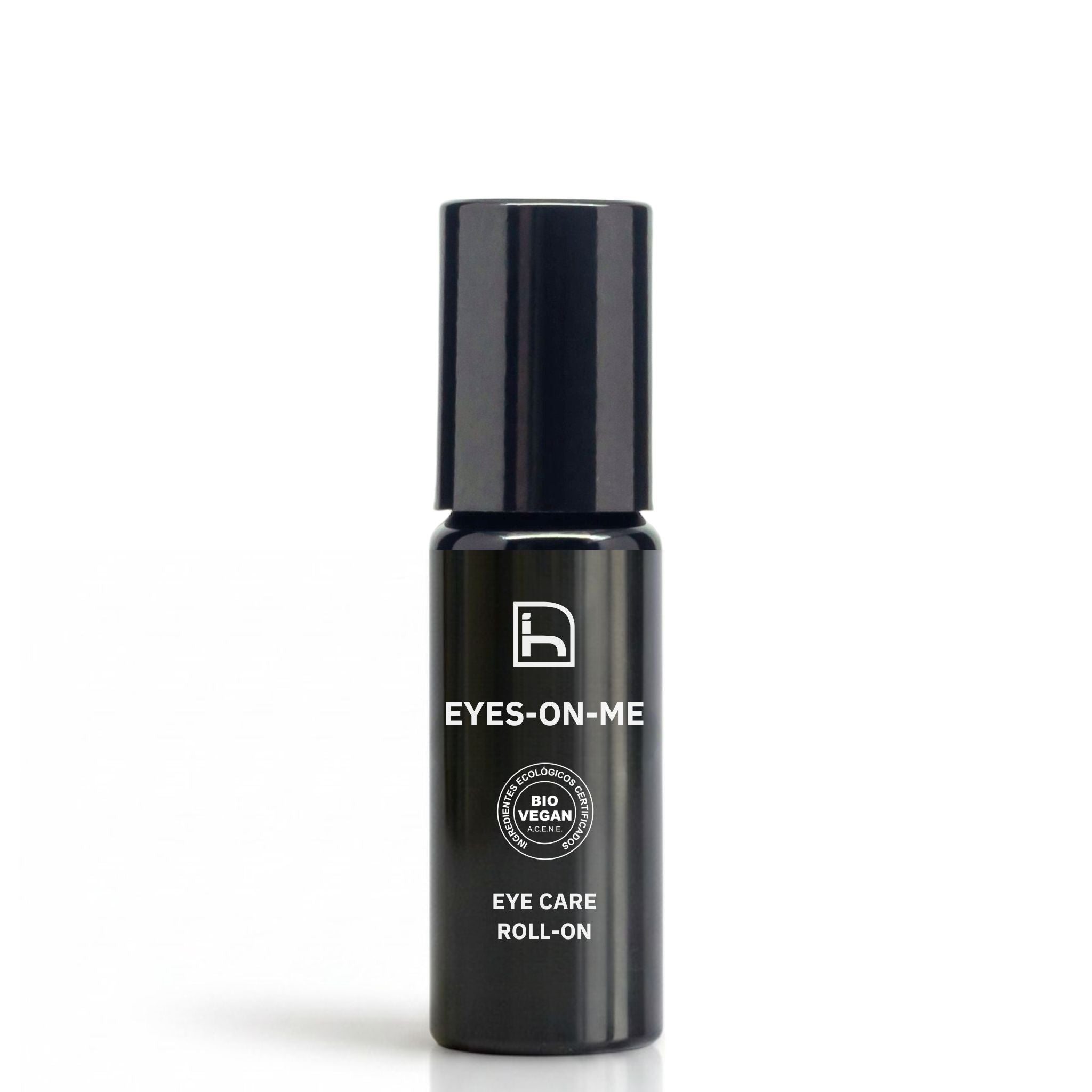 Eyes-On-Me de Homo Naturals, contorno de ojos roll-on para hombre formulado para ayudar a mejorar el aspecto de bolsas, ojeras y signos de fatiga alrededor de los ojos. Producto natural con certificación bio + vegan. Con ácido hialurónico, cafeína y extracto de pepino. 