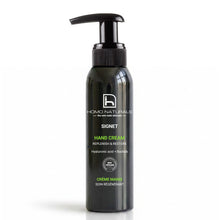 Crema de manos para hombre de la marca Homo Naturals. Con ácido hialurónico, aloe vera y extracto de baobab para reparar las manos secas y agrietadas, y mejorar su aspecto. Fórmula no grasa especial para hombre.